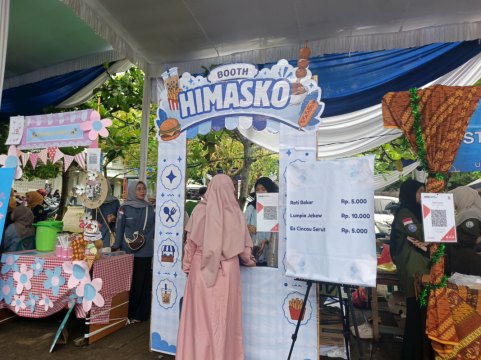 HADIRKAN JIWA ENTREPRENEUR, HIMASKO MERIAHKAN BAZAR UMKM FEST & GEBYAR VOKASI UM METRO
